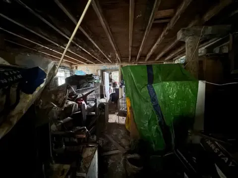 Home Filled of Debris Heads to Sale at £38k