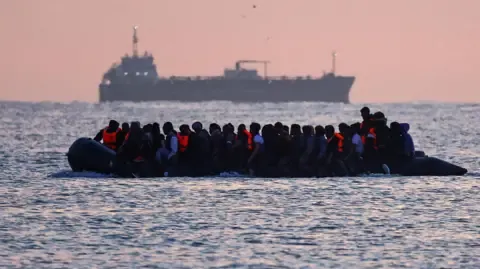 First Migrant Returned to France Under Fresh ‘One In, One Out’ Policy