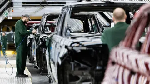 JLR Vendor Network Staff Reportedly Told to Register for Universal Credit, Union Claims