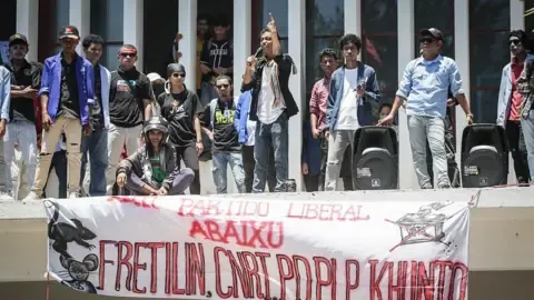 Timor-Leste Scraps Initiative to Grant No-Cost Cars for Lawmakers In Response to Large-Scale Protests