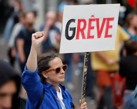France Bracing for Major Protest Action Amid Deepening Governmental Turmoil