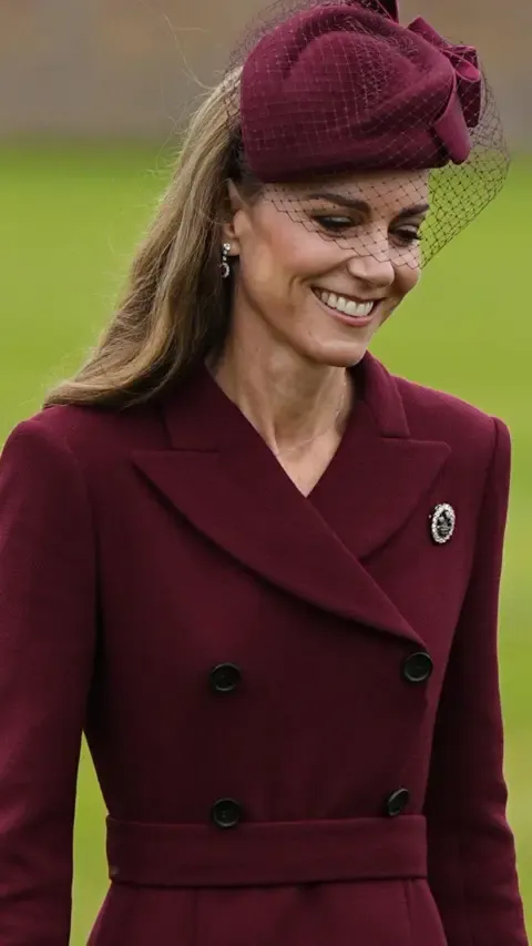 Melania’s Hat, Catherine’s Feather Brooch and Additional Remarkable Looks So Far